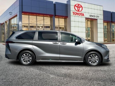 2026 Toyota Sienna LE 8 Passenger