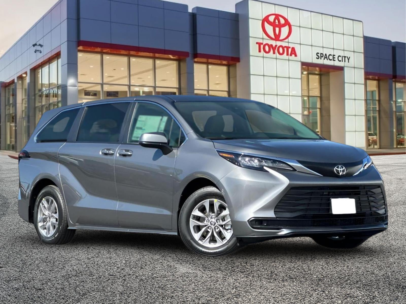 2026 Toyota Sienna LE 8 Passenger