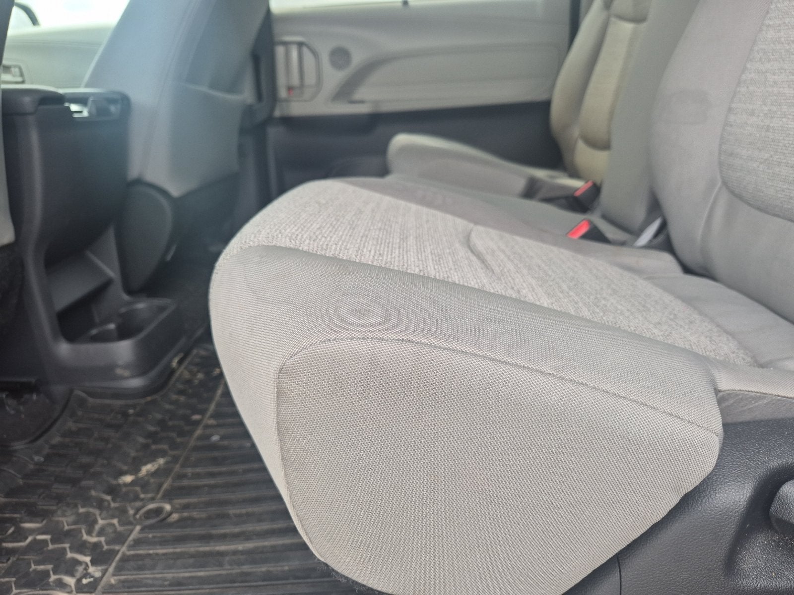 2023 Toyota Sienna LE 8 Passenger