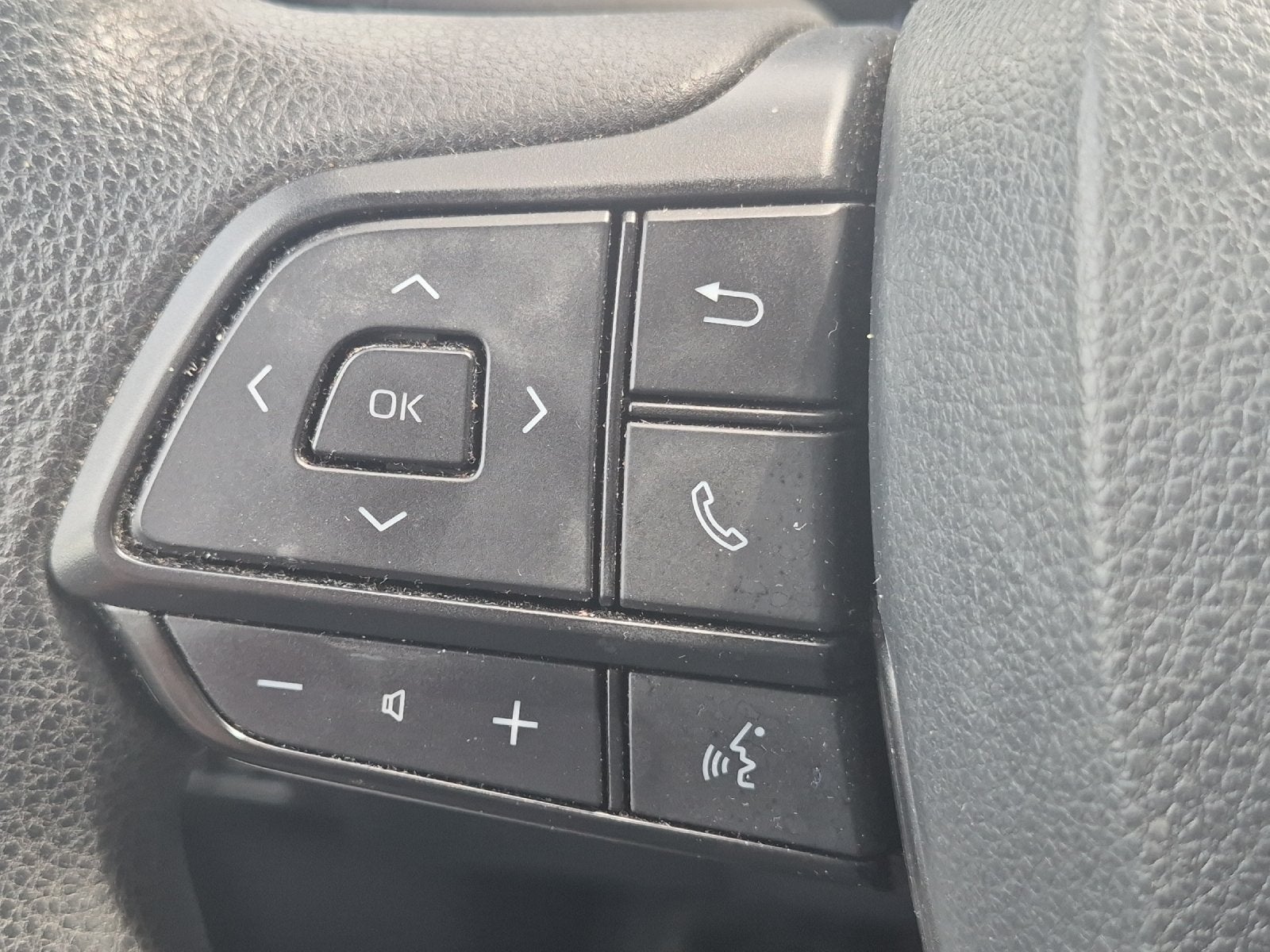 2023 Toyota Sienna LE 8 Passenger
