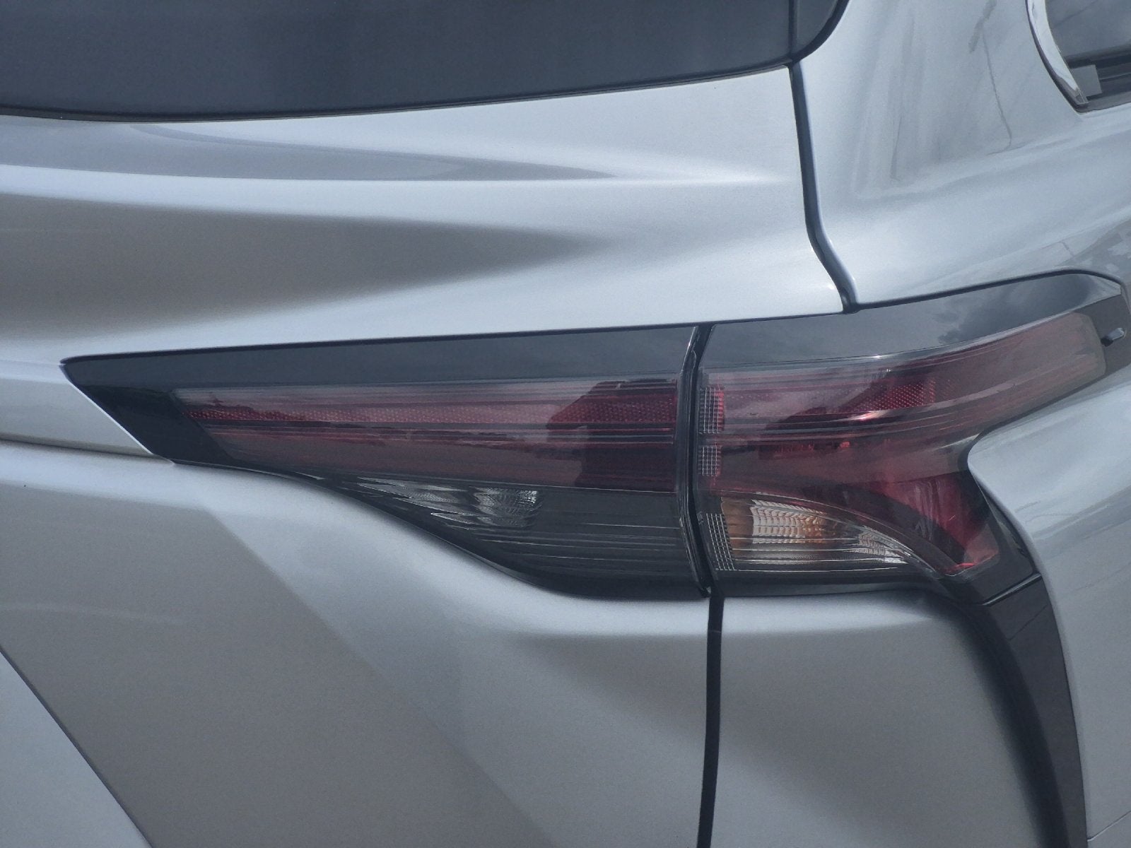 2023 Toyota Sienna LE 8 Passenger