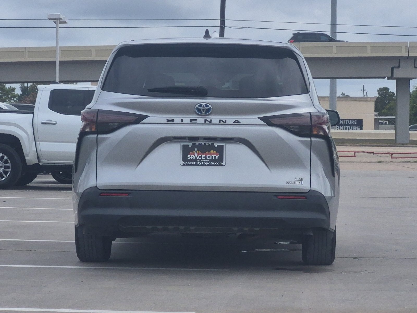 2023 Toyota Sienna LE 8 Passenger