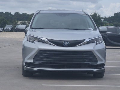 2023 Toyota Sienna LE 8 Passenger