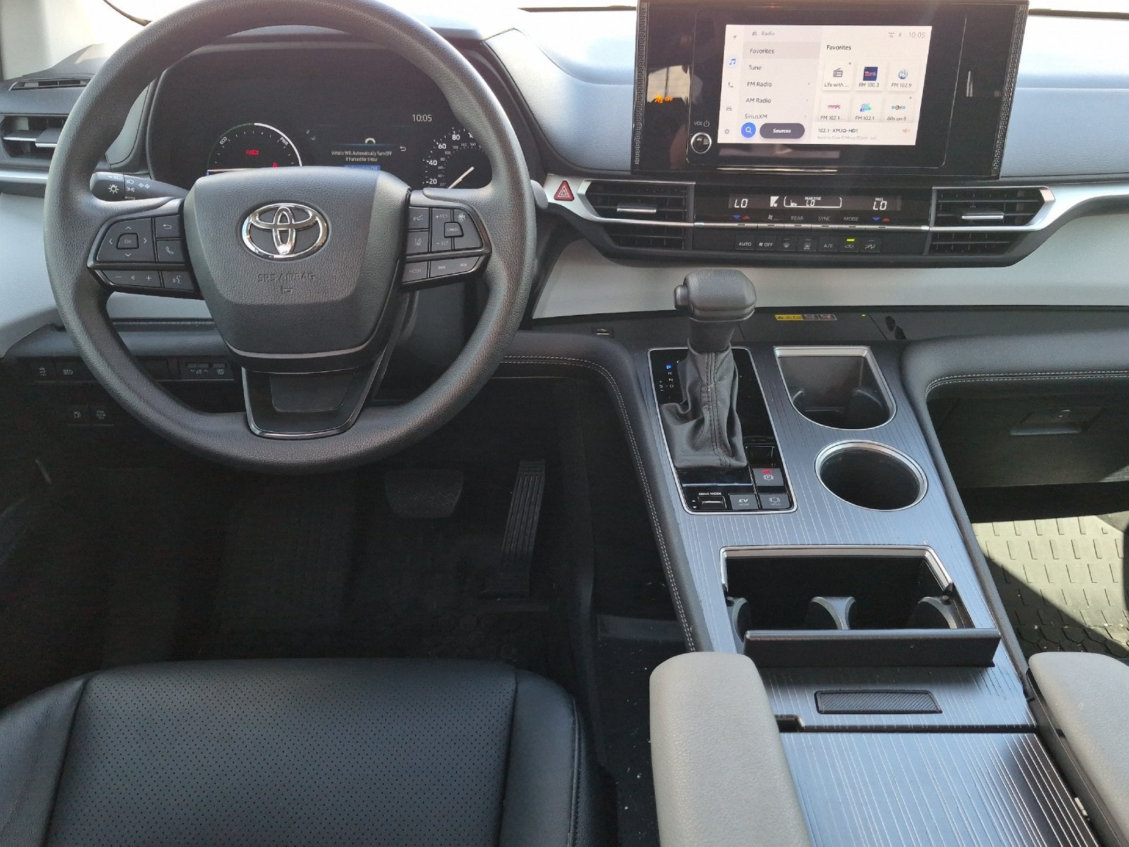 2025 Toyota Sienna LE 8 Passenger