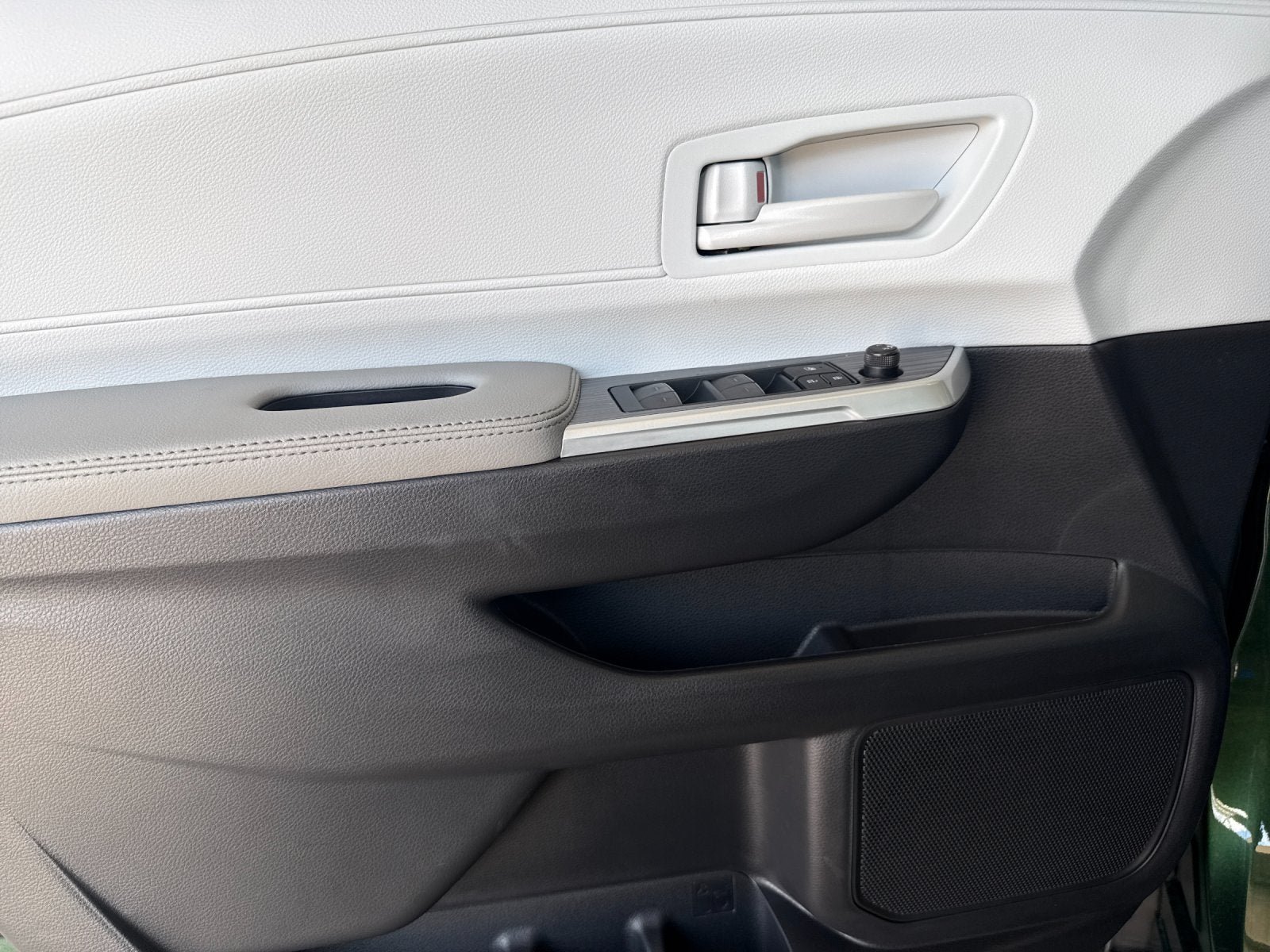 2026 Toyota Sienna LE 8 Passenger