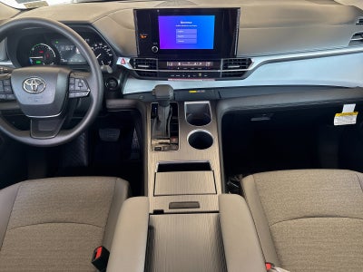 2026 Toyota Sienna LE 8 Passenger