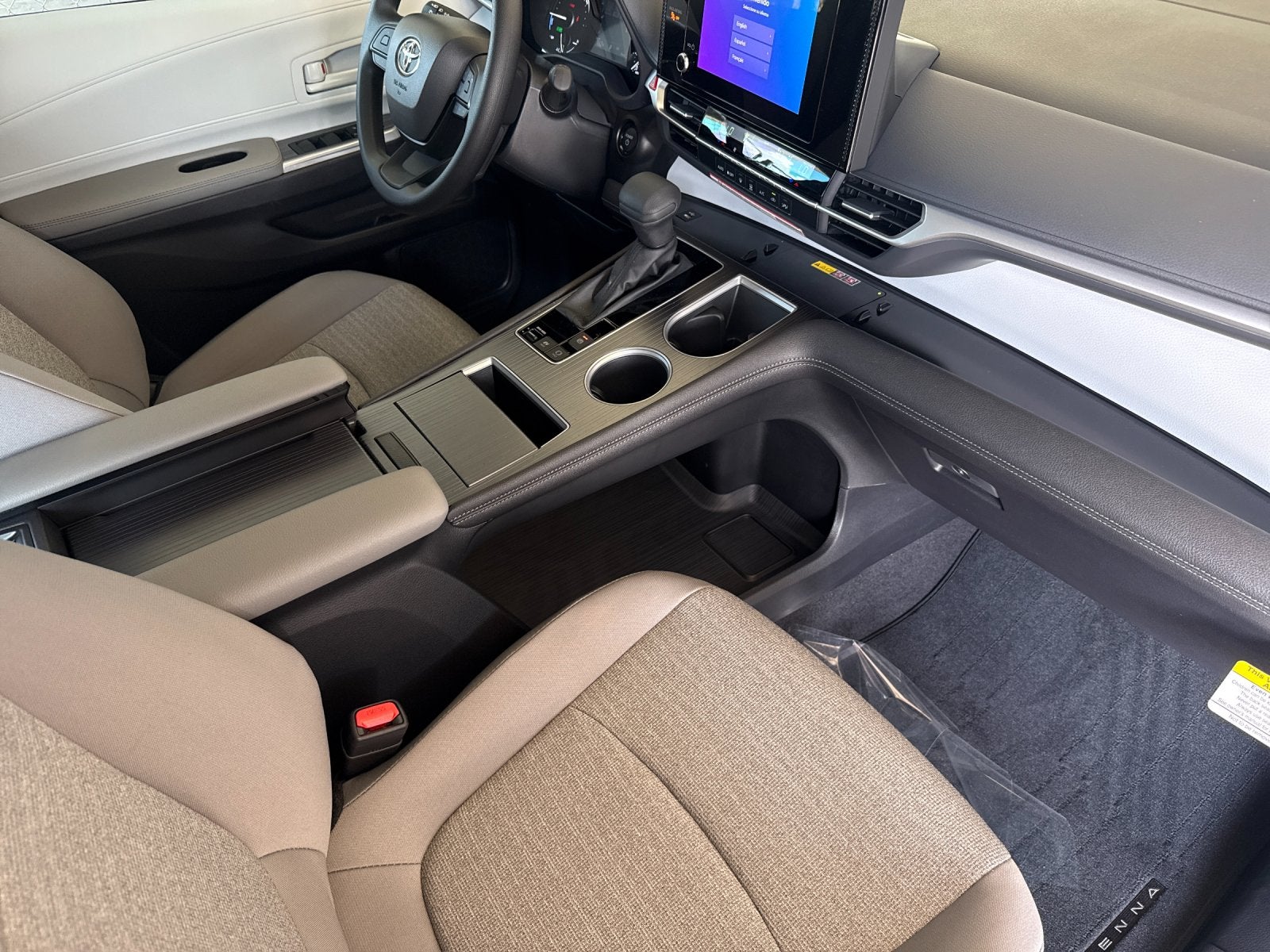 2026 Toyota Sienna LE 8 Passenger