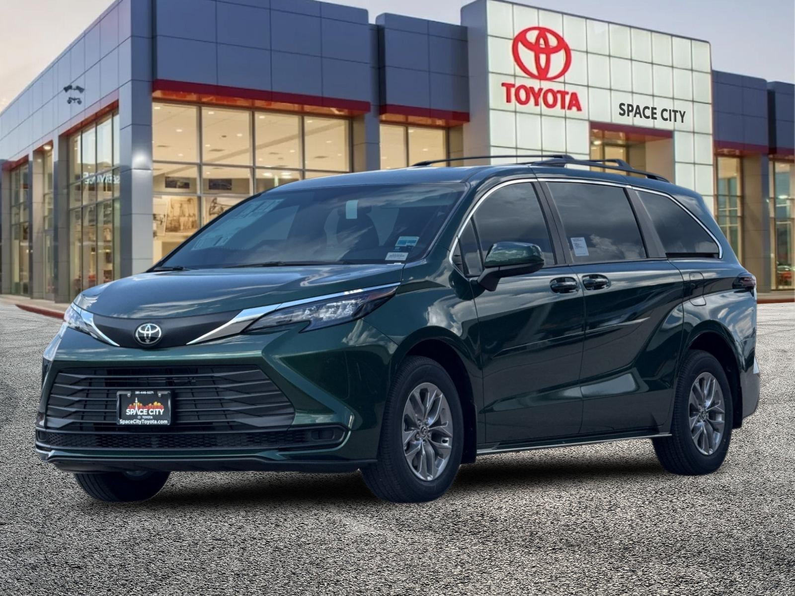 2026 Toyota Sienna LE 8 Passenger