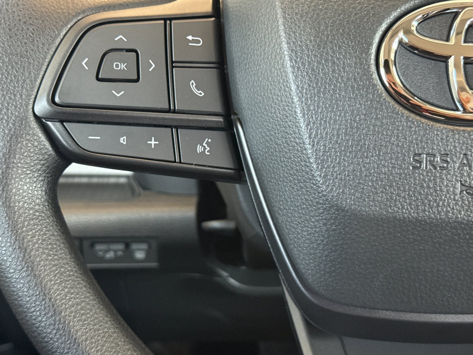 2026 Toyota Sienna LE 8 Passenger