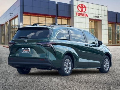 2026 Toyota Sienna LE 8 Passenger