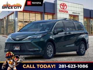 2026 Toyota Sienna LE