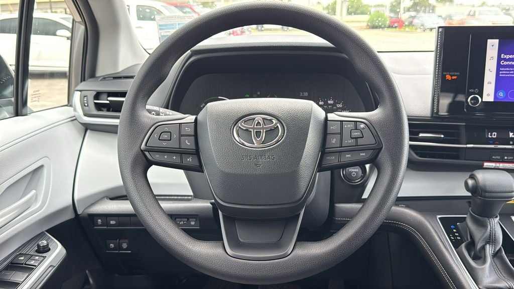 2026 Toyota Sienna LE 8 Passenger