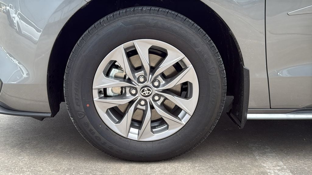 2026 Toyota Sienna LE 8 Passenger