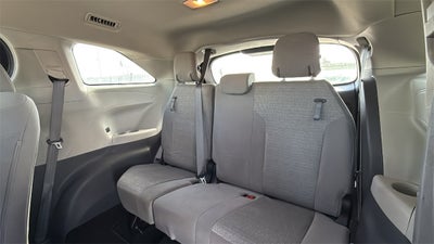 2021 Toyota SIENNA LE LE 8 Passenger