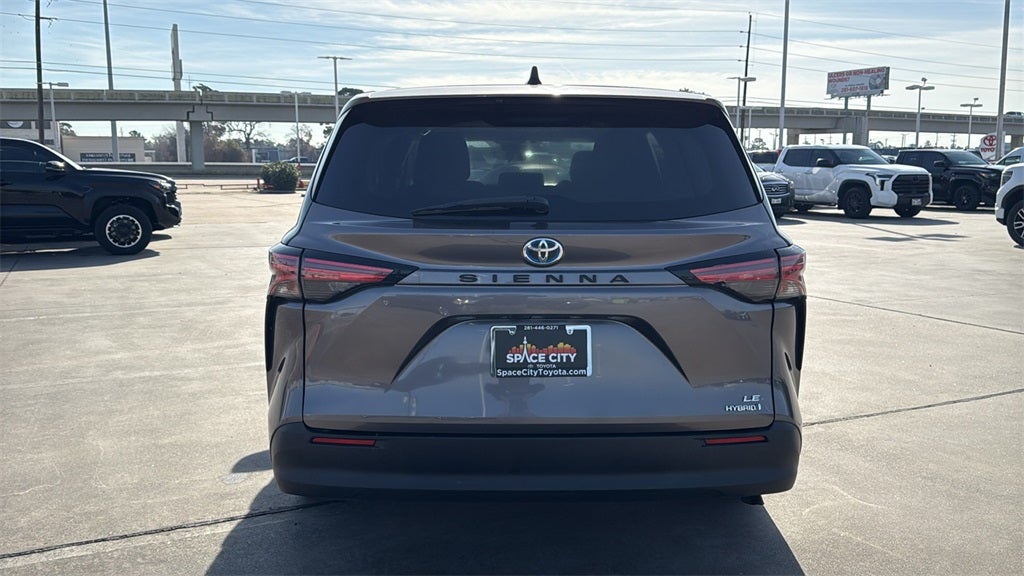 2021 Toyota SIENNA LE LE 8 Passenger