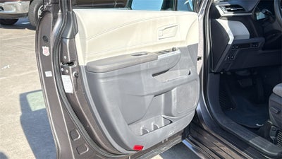 2021 Toyota SIENNA LE LE 8 Passenger