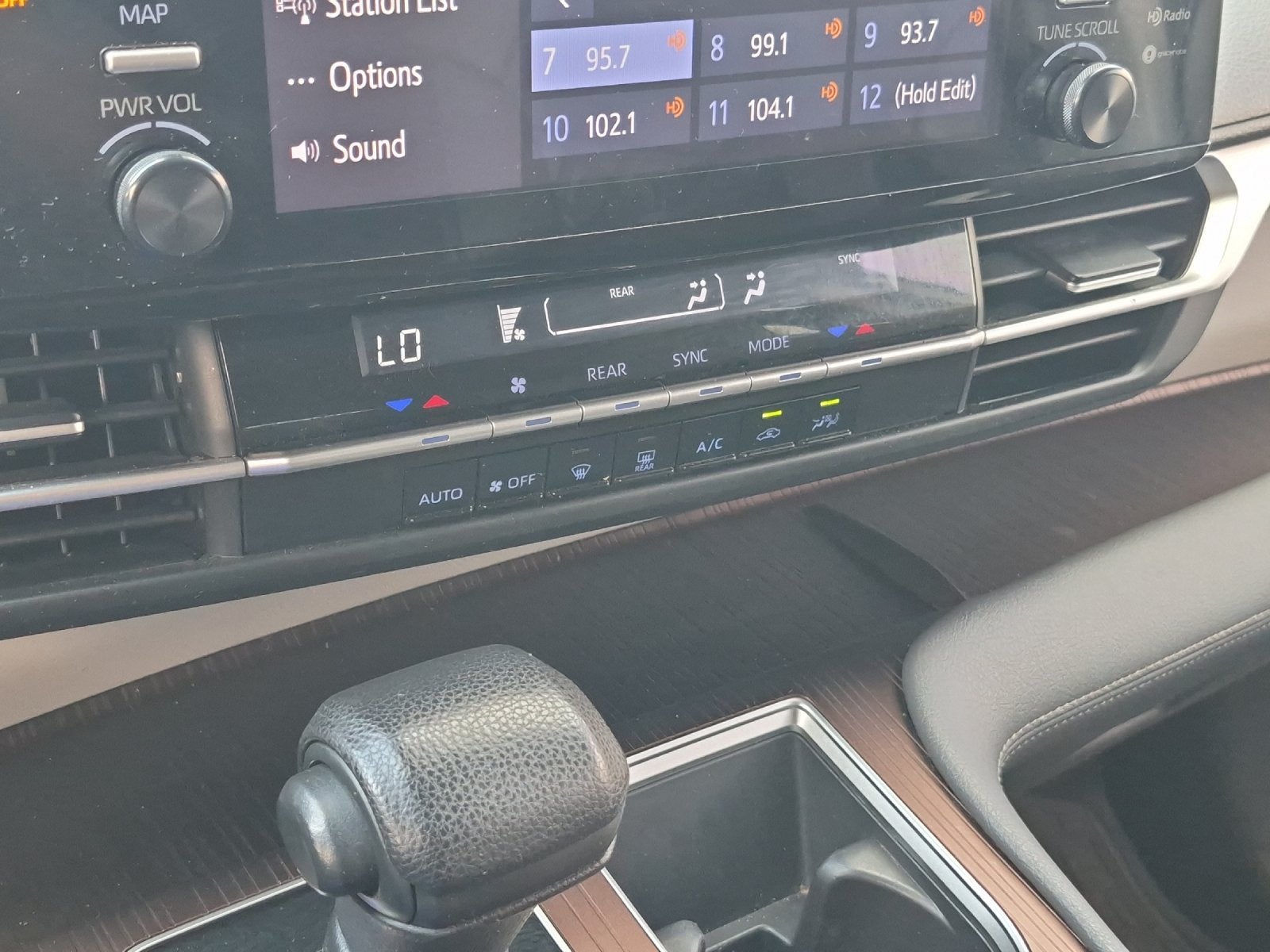 2021 Toyota Sienna LE 8 Passenger