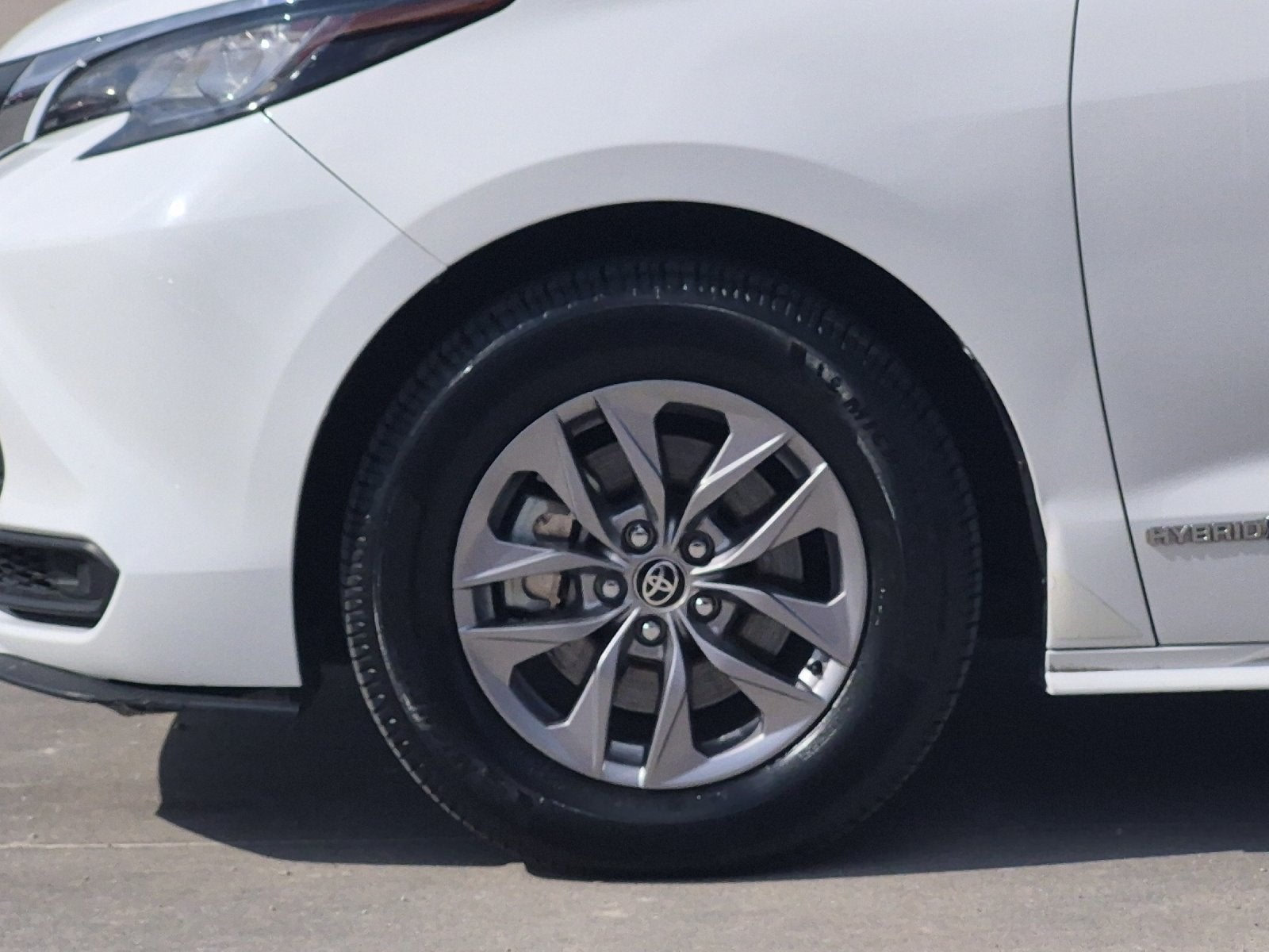 2021 Toyota Sienna LE 8 Passenger