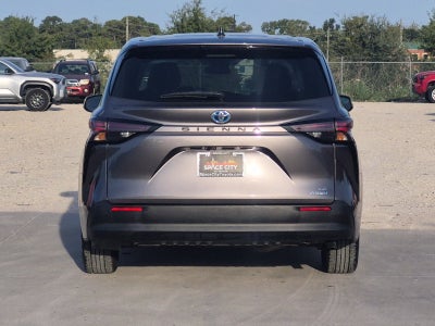 2023 Toyota Sienna LE 8 Passenger