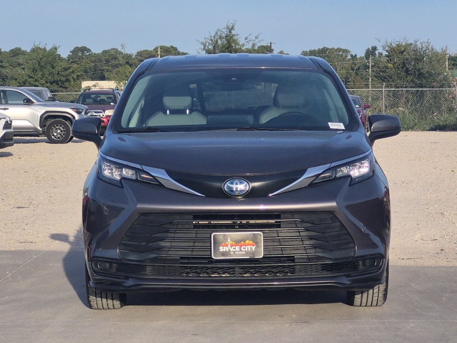 2023 Toyota Sienna LE 8 Passenger