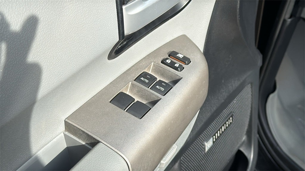 2013 Toyota SEQUOIA Limited