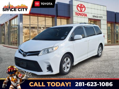 2020 Toyota Sienna LE 8 Passenger