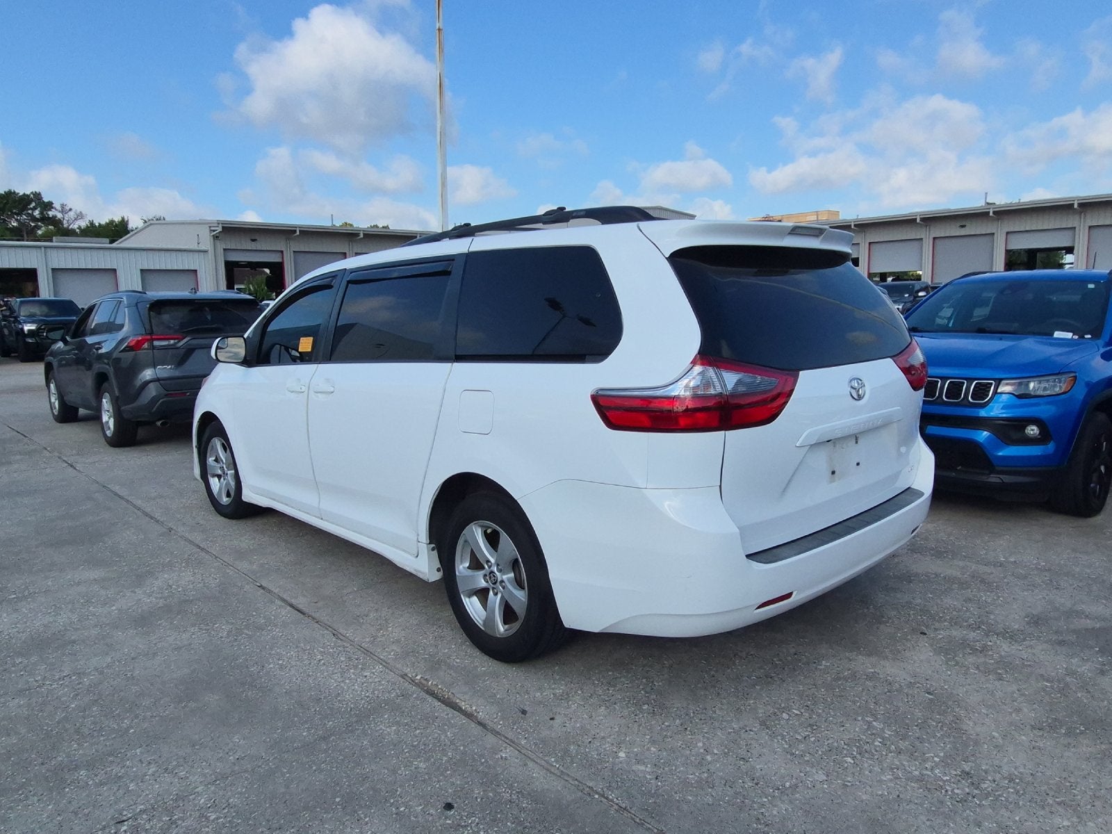 2020 Toyota Sienna LE 8 Passenger