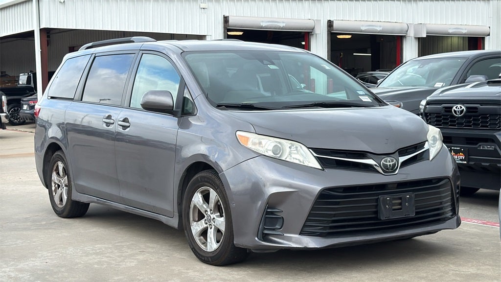 2018 Toyota SIENNA LE 3.5L LE