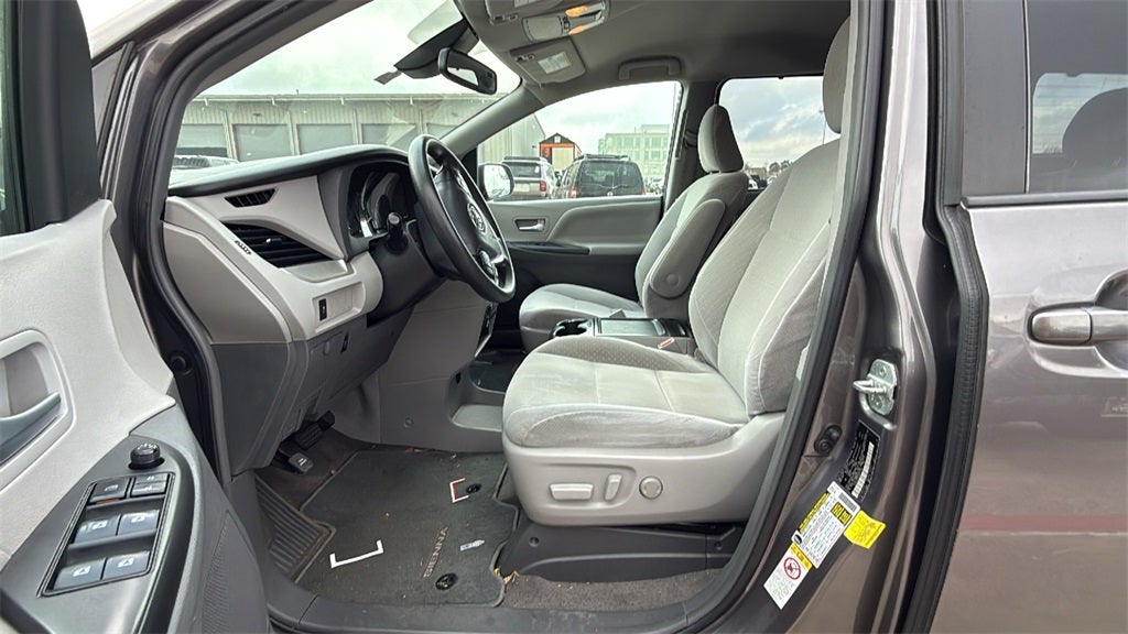 2018 Toyota SIENNA LE 3.5L LE