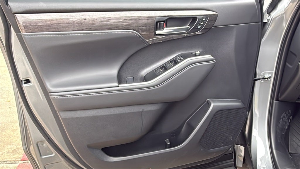 2026 Toyota Highlander Hybrid Limited