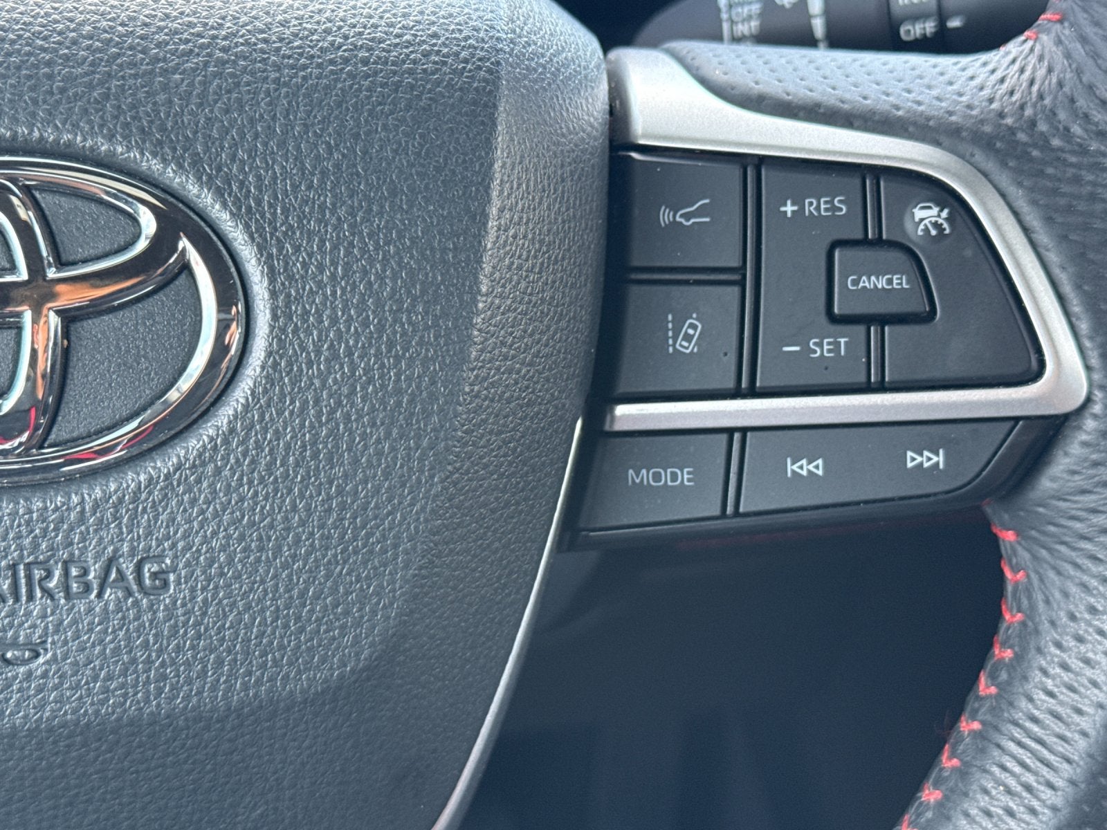 2025 Toyota Sienna XSE 7 Passenger
