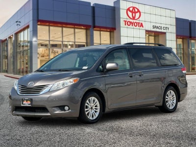2013 Toyota SIENNA XLE 3.5L XLE 8 Passenger