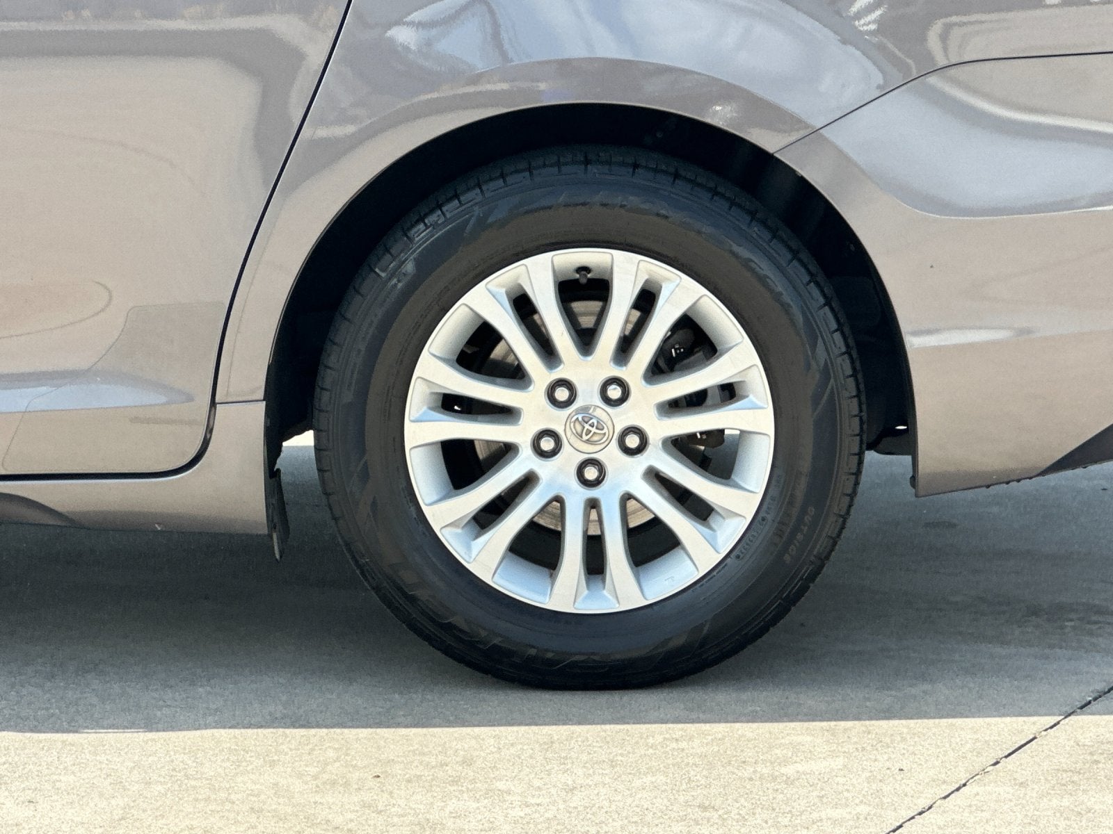 2013 Toyota SIENNA XLE 3.5L XLE 8 Passenger