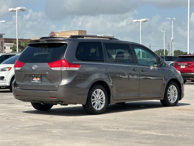 2013 Toyota SIENNA XLE 3.5L XLE 8 Passenger
