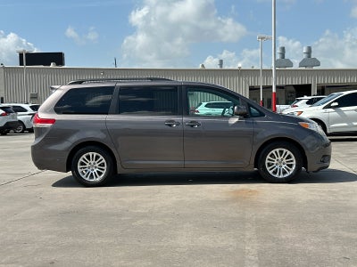 2013 Toyota SIENNA XLE 3.5L XLE 8 Passenger