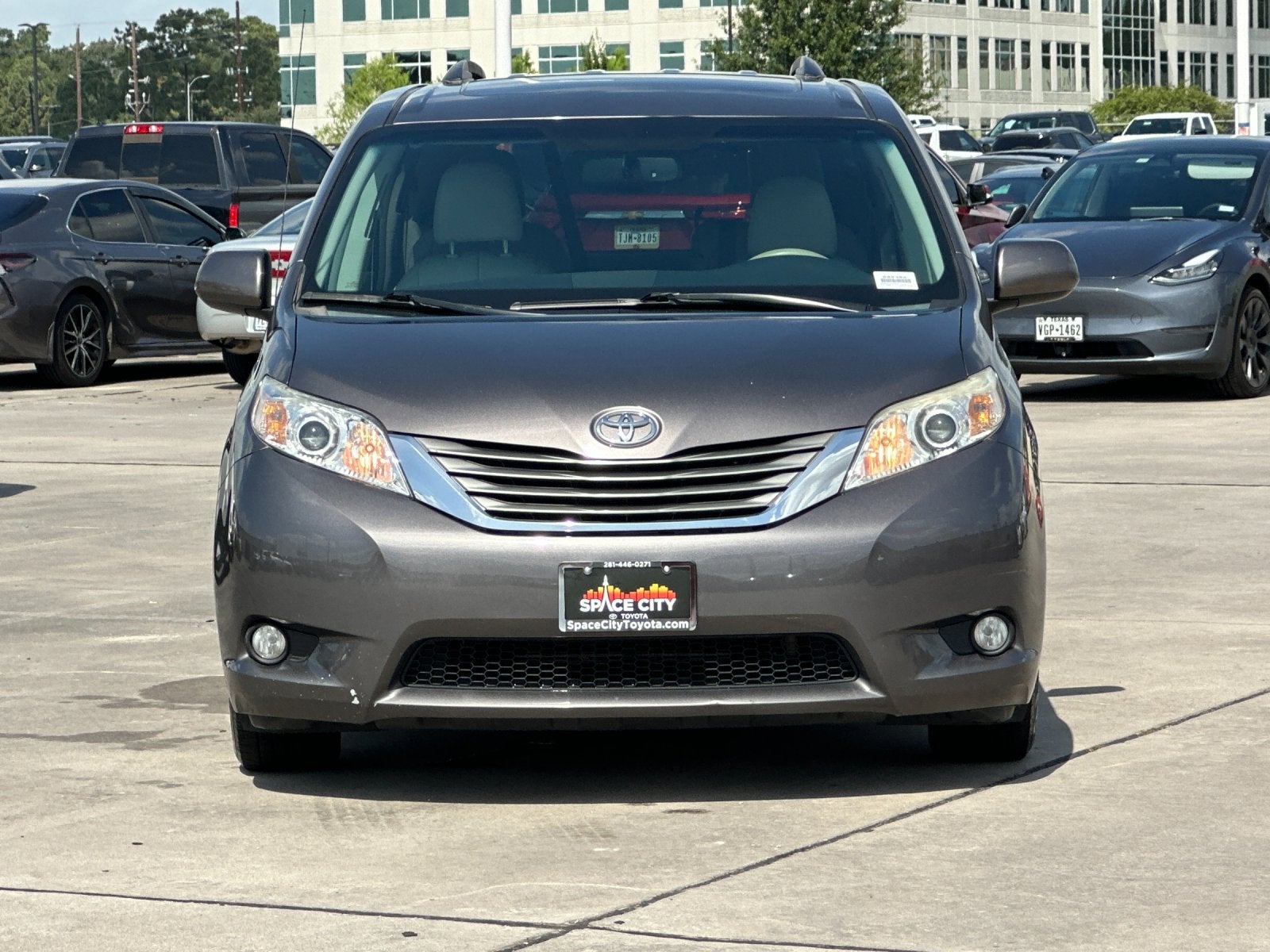 2013 Toyota SIENNA XLE 3.5L XLE 8 Passenger