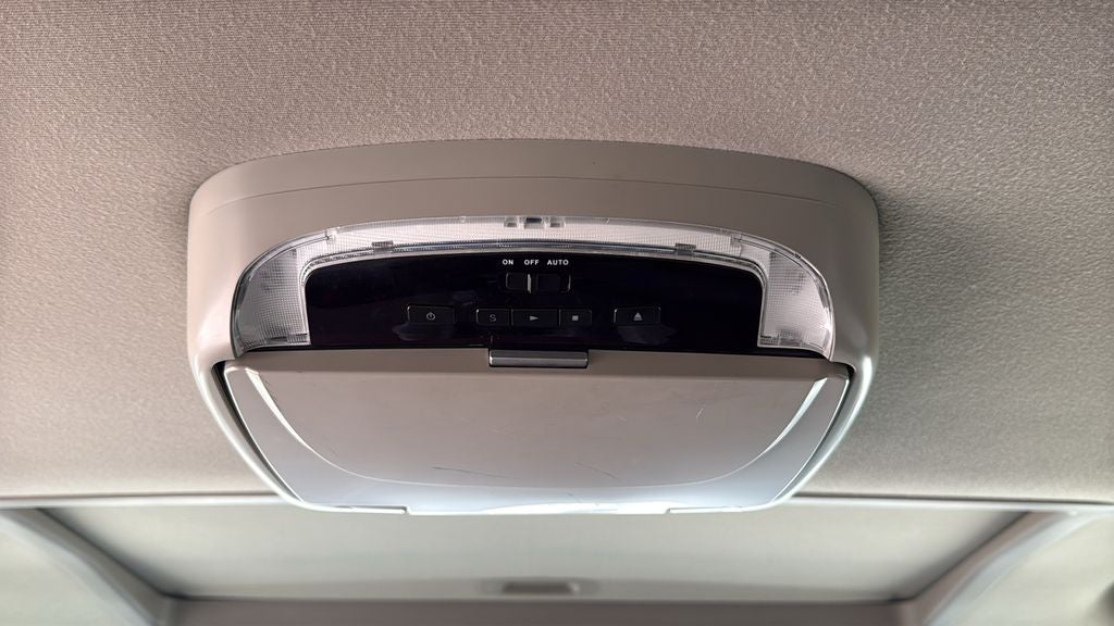 2014 Toyota SIENNA XLE 3.5L XLE 8 Passenger