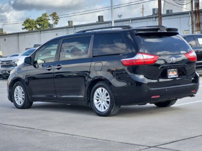 2015 Toyota SIENNA XLE 3.5L XLE 8 Passenger