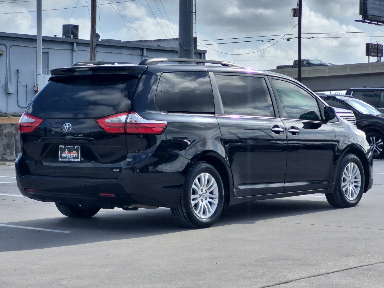 2015 Toyota SIENNA XLE 3.5L XLE 8 Passenger