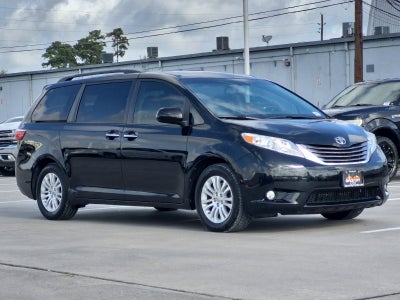 2015 Toyota SIENNA XLE 3.5L XLE 8 Passenger