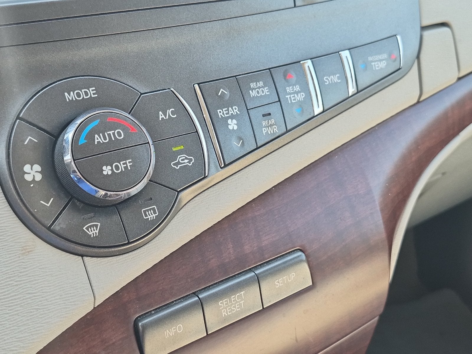 2014 Toyota SIENNA LTD 3.5L Limited 7 Passenger