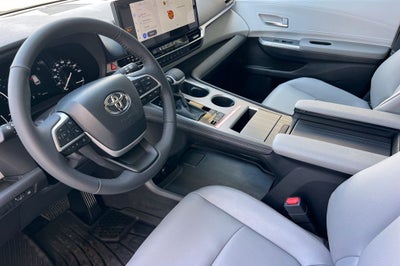 2026 Toyota Sienna XLE 8 Passenger