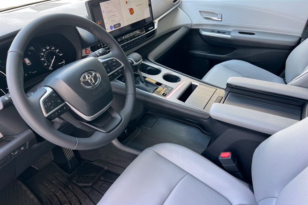 2026 Toyota Sienna XLE 8 Passenger