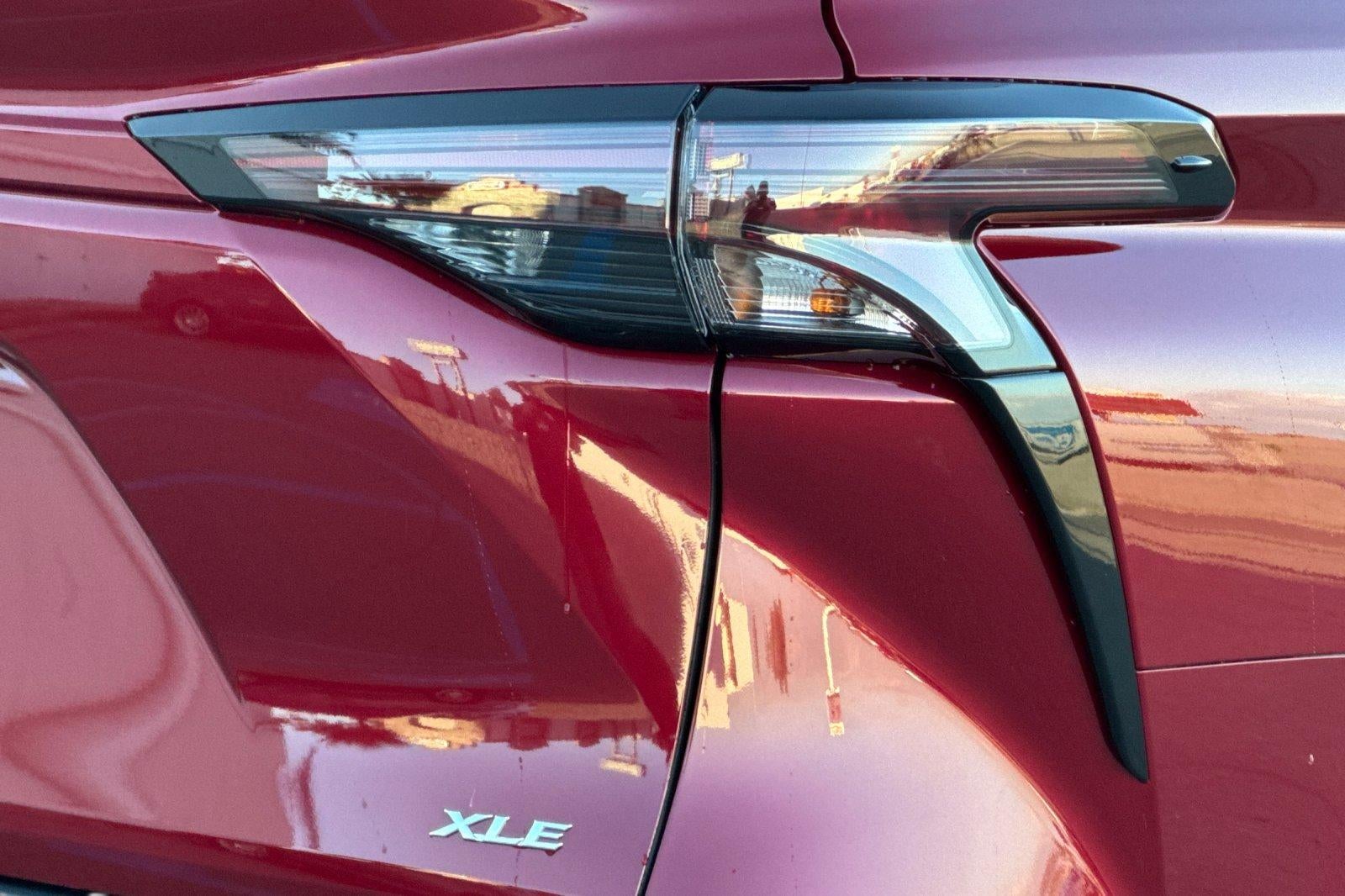 2026 Toyota Sienna XLE 8 Passenger