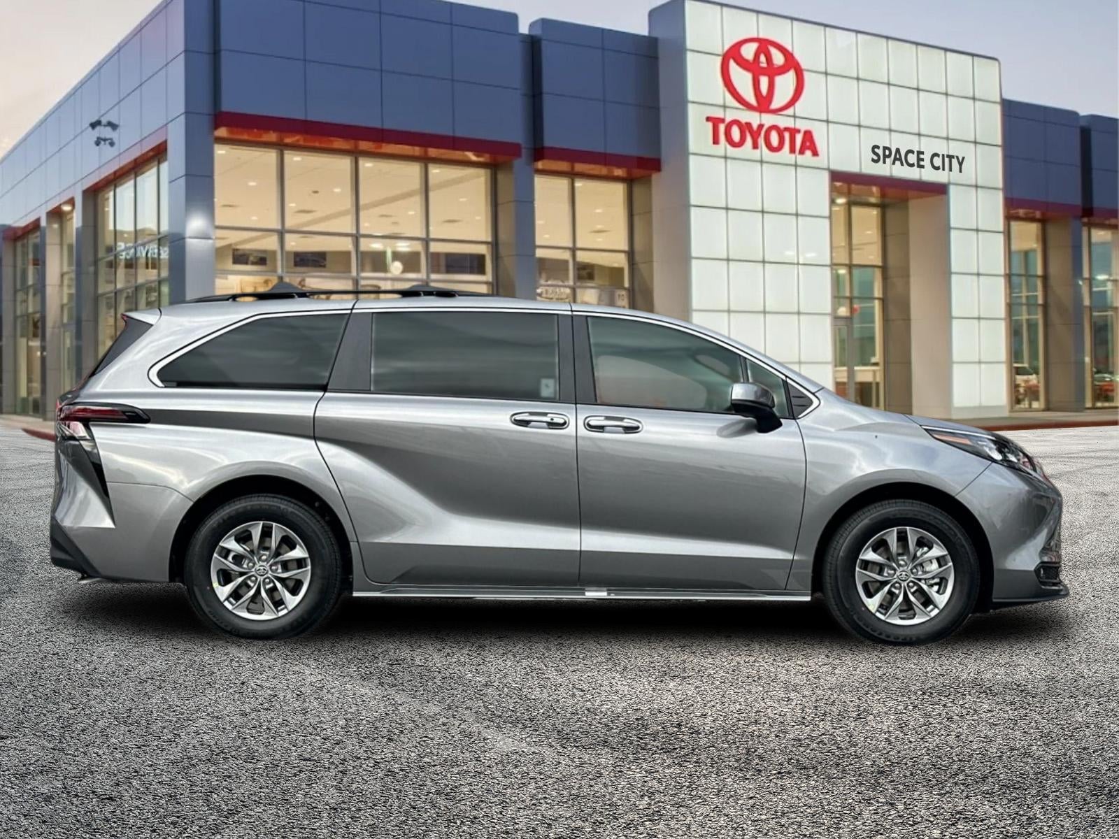 2026 Toyota Sienna XLE 8 Passenger
