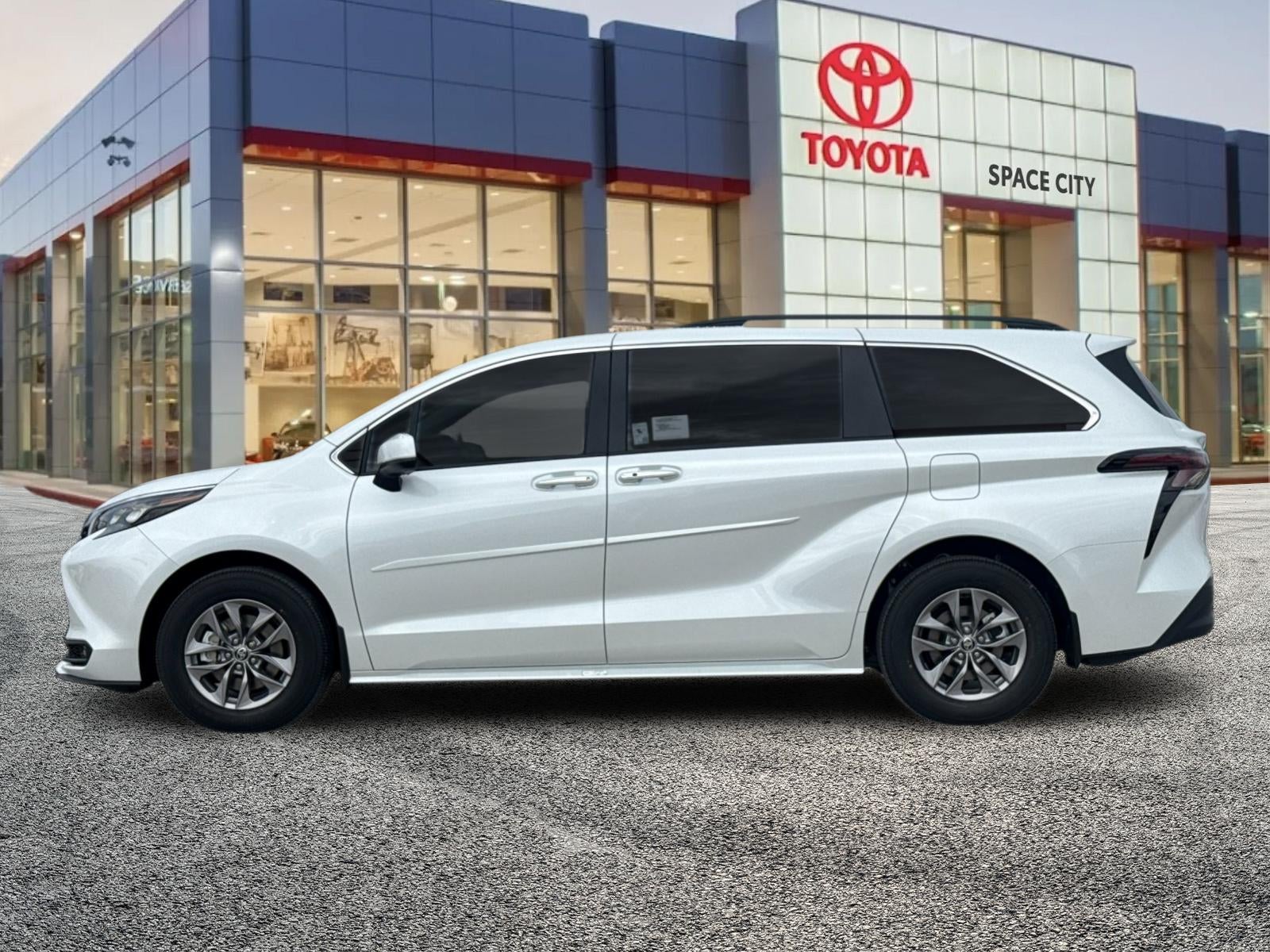 2026 Toyota Sienna XLE 8 Passenger