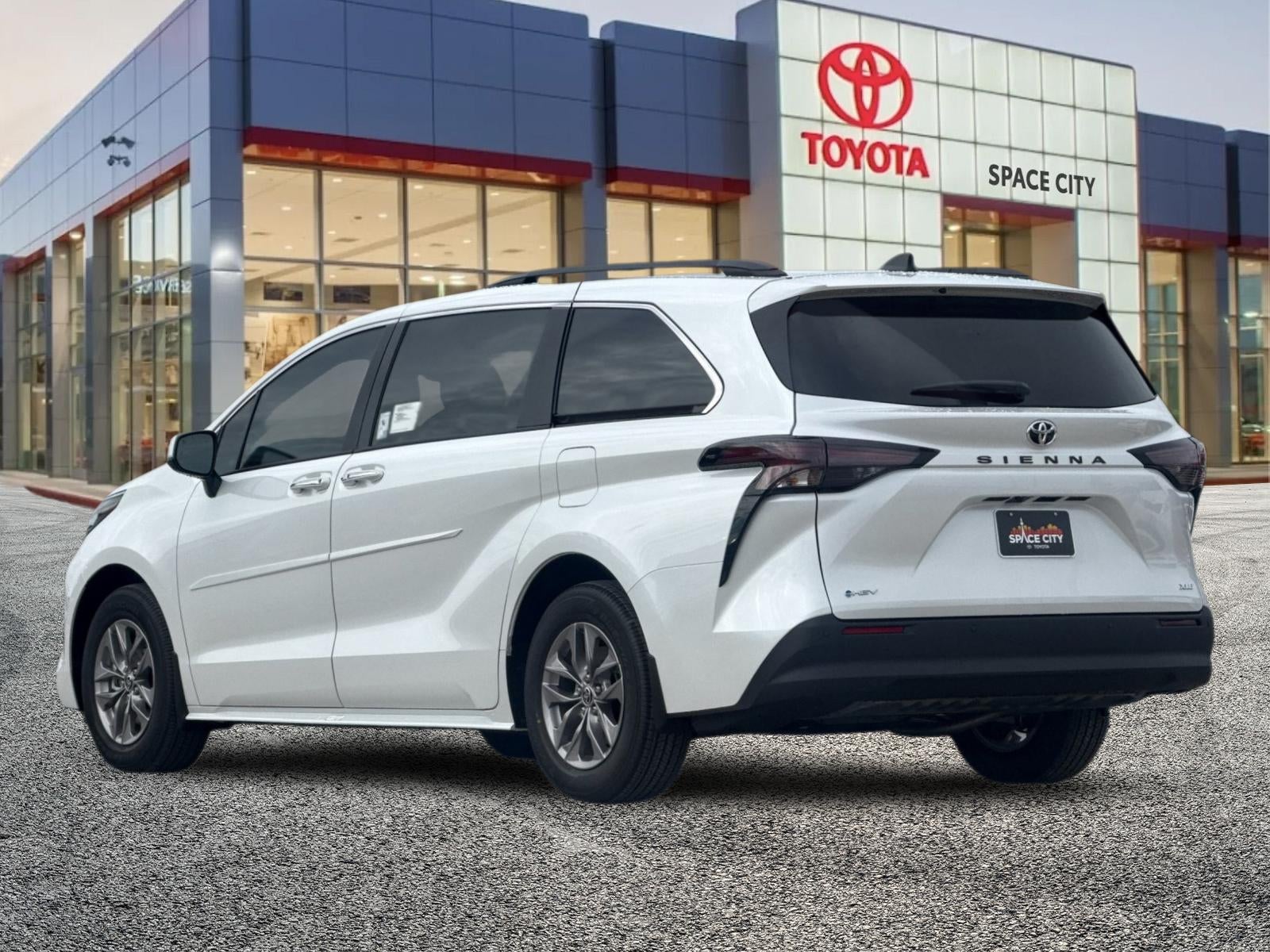 2026 Toyota Sienna XLE 8 Passenger