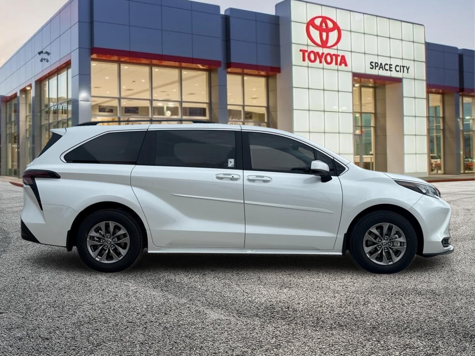 2026 Toyota Sienna XLE 8 Passenger