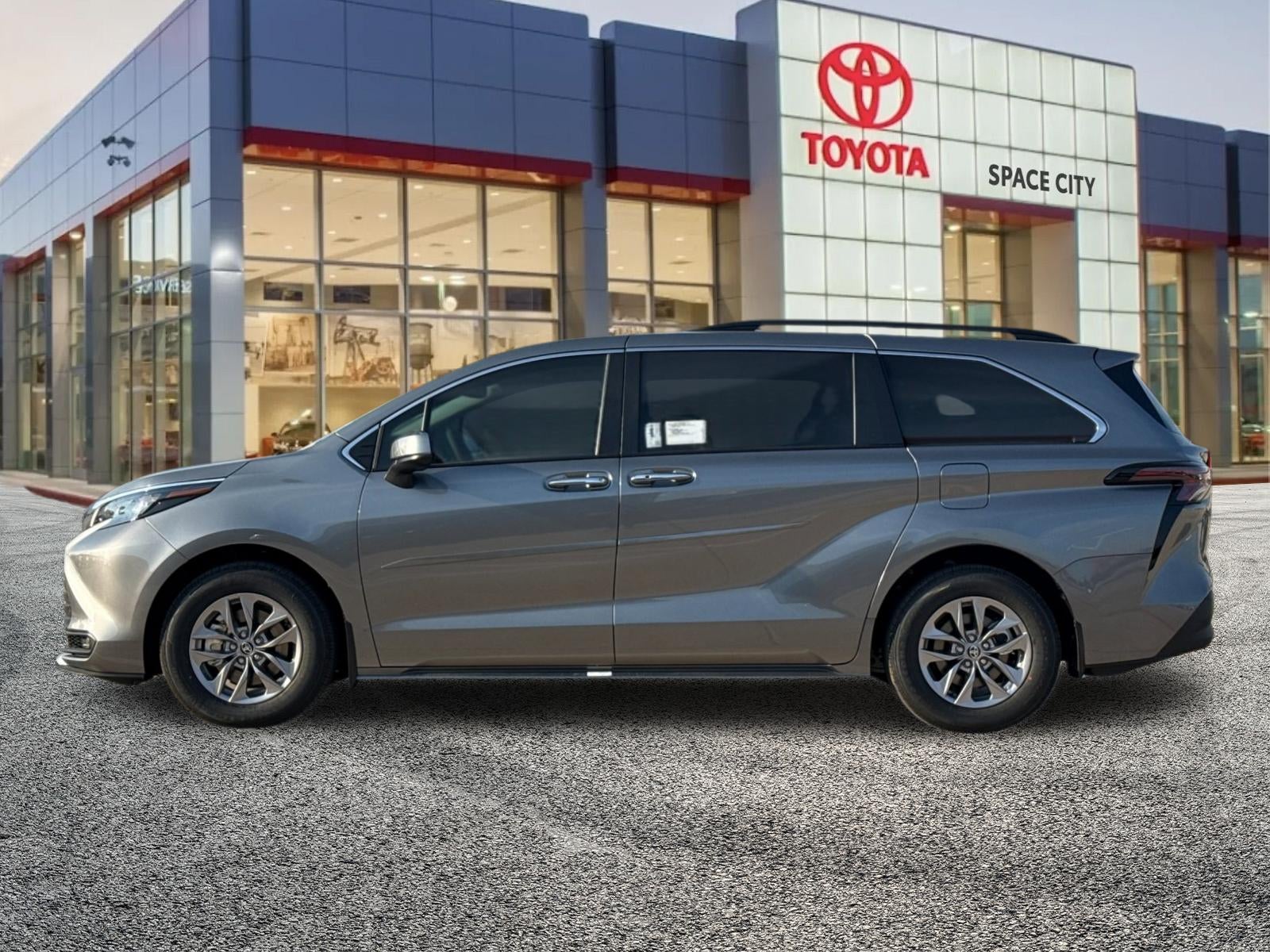 2026 Toyota Sienna XLE 8 Passenger