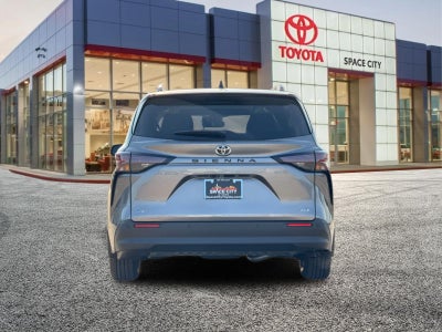 2026 Toyota Sienna XLE 8 Passenger